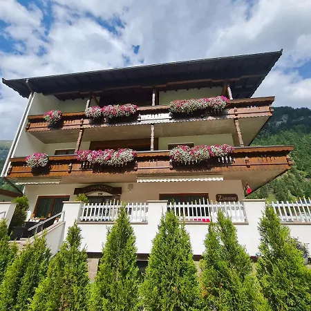 Guest house Gschwandthof Sankt Leonhard im Pitztal