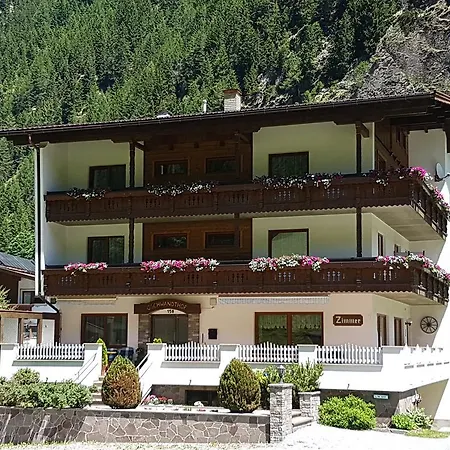 Gschwandthof Guest house Sankt Leonhard im Pitztal